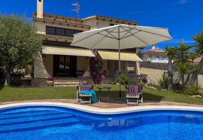 Villa en Roda de Barà - Villa Paradís