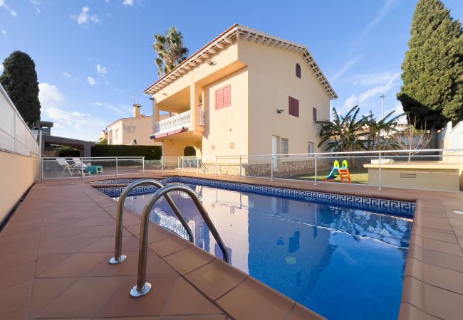 Casa en Roda de Barà - Villa Brisa
